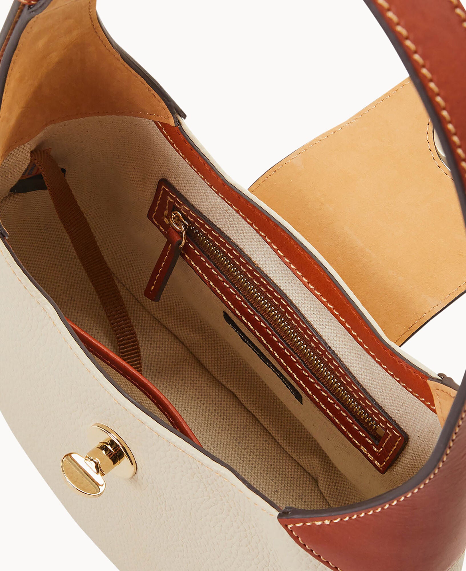 Pebble Turnlock Hobo 26 - Image 18